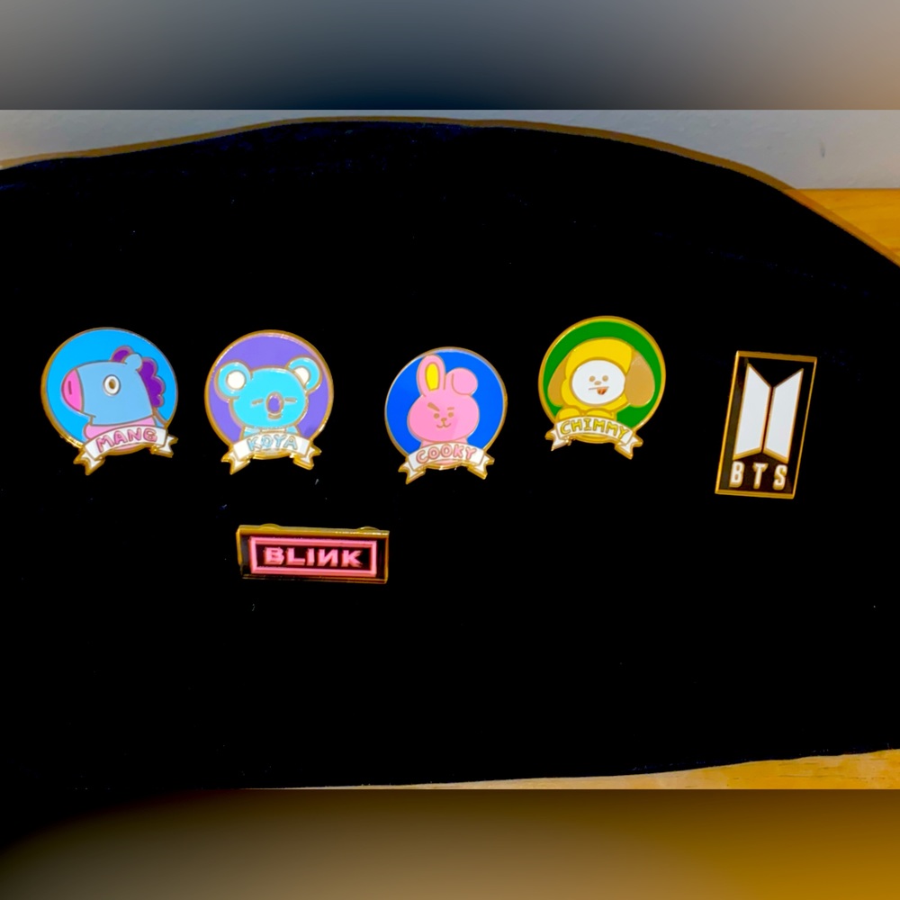 BTS collectors pin set of 6. Brand new.